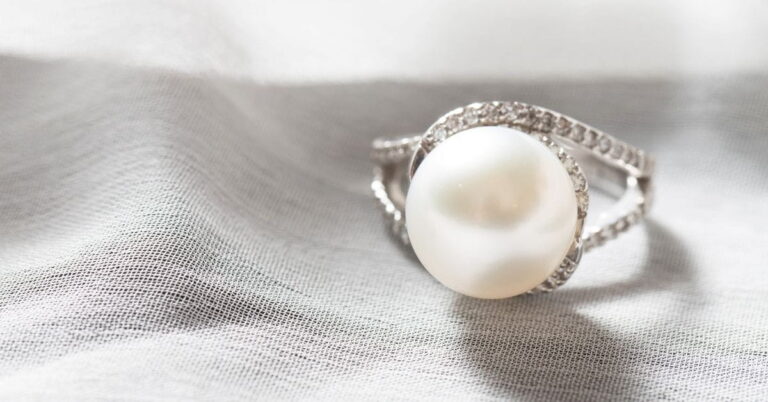 Astrological Advantages of Wearing a Pearl Stone
